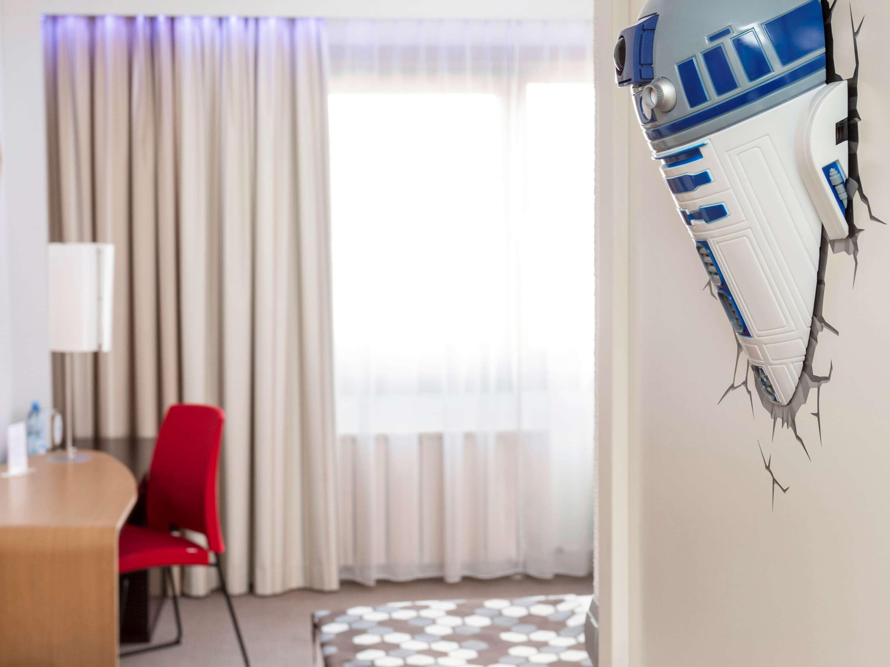 Novotel Airport Hotell 4*